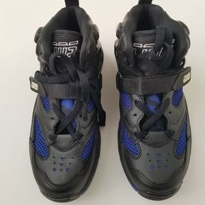 Converse Cons Black and Blue Sneaker Size 5 Youth